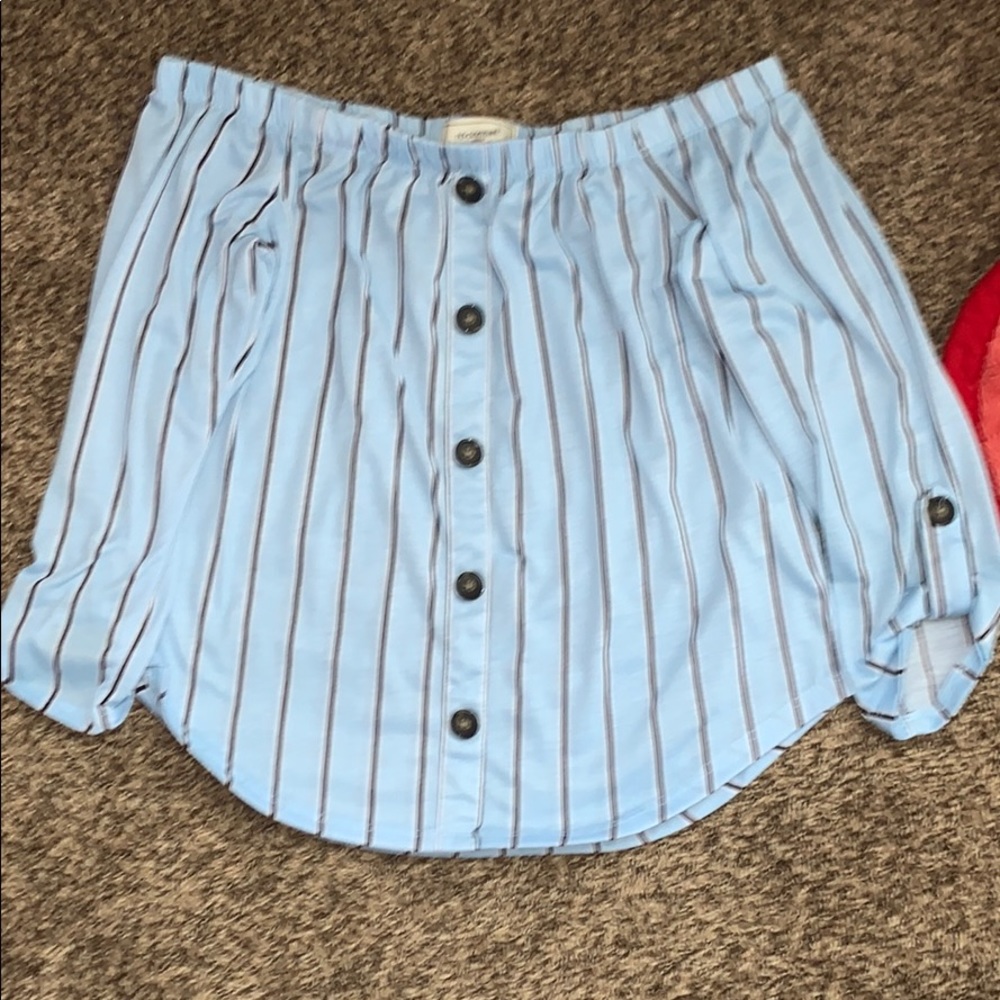Off shoulder shirt